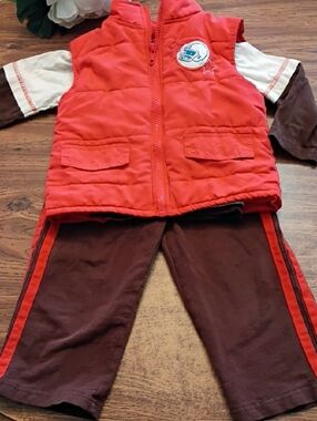 🏈 2T Football Orange Puffer Vest and Brown Jogger Set